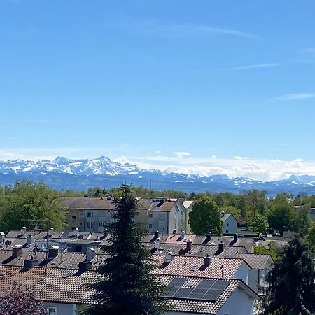 Penthouse Apartment Mit Alpenblick Friedrichshafen Bagian luar foto