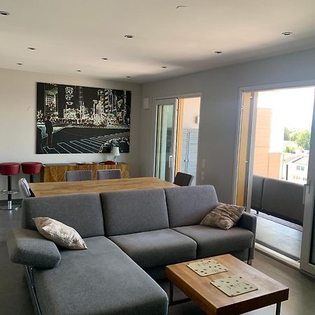 Penthouse Apartment Mit Alpenblick Friedrichshafen Bagian luar foto
