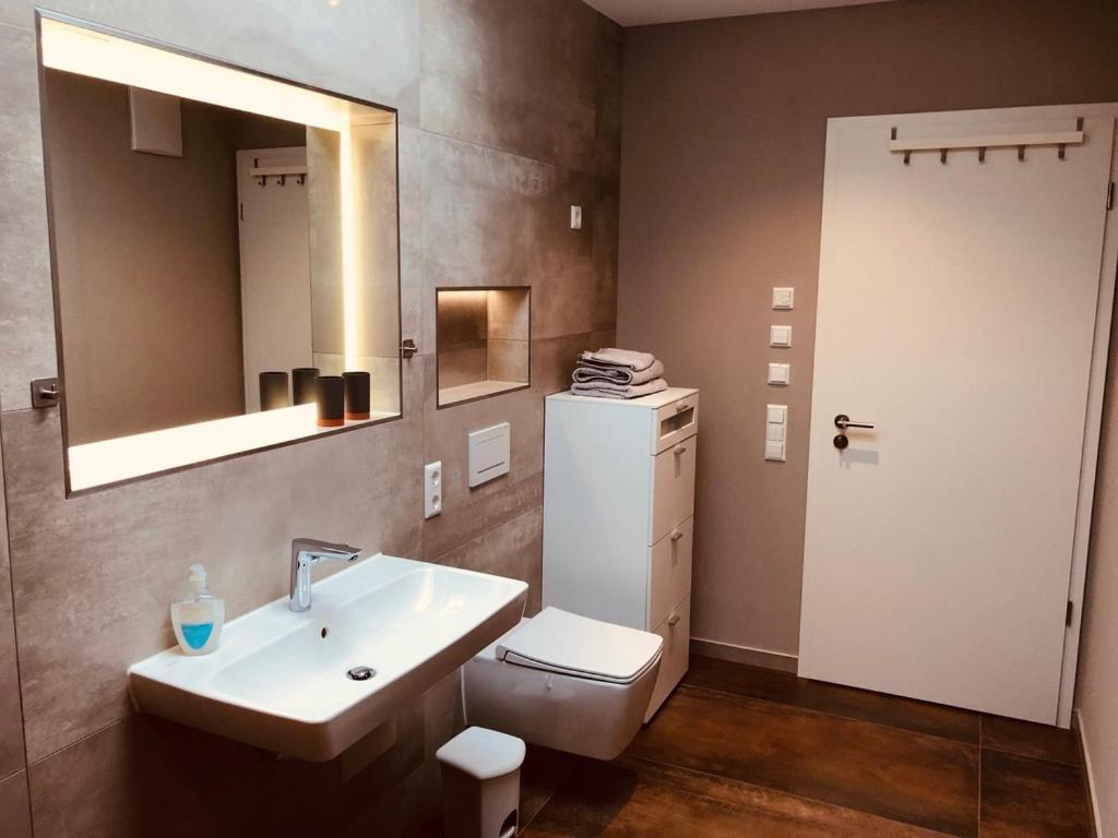 Penthouse Apartment Mit Alpenblick Friedrichshafen Bagian luar foto