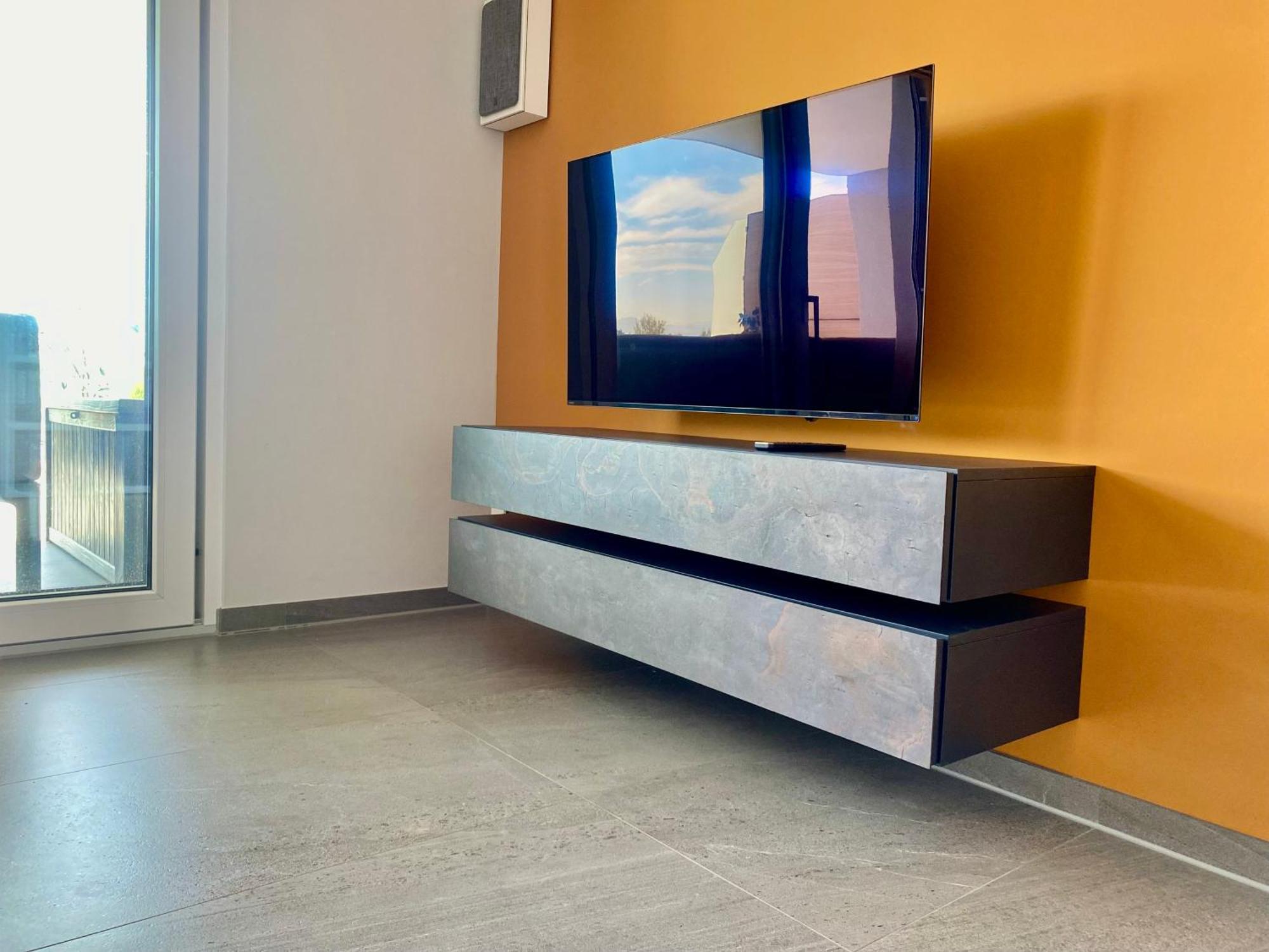 Penthouse Apartment Mit Alpenblick Friedrichshafen Bagian luar foto