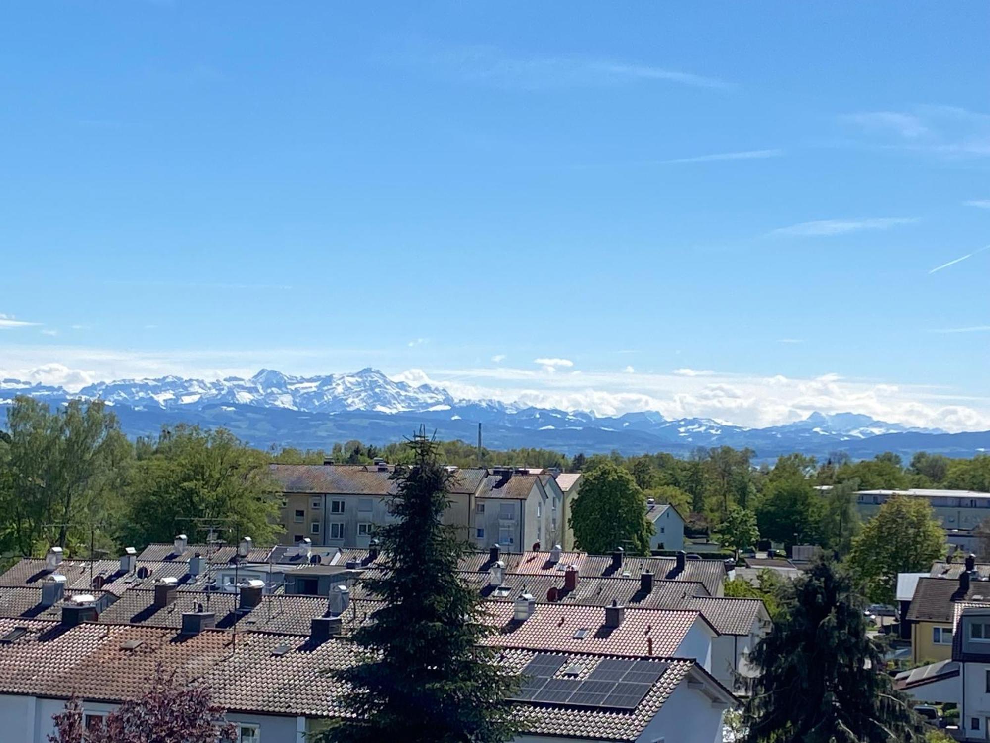 Penthouse Apartment Mit Alpenblick Friedrichshafen Bagian luar foto