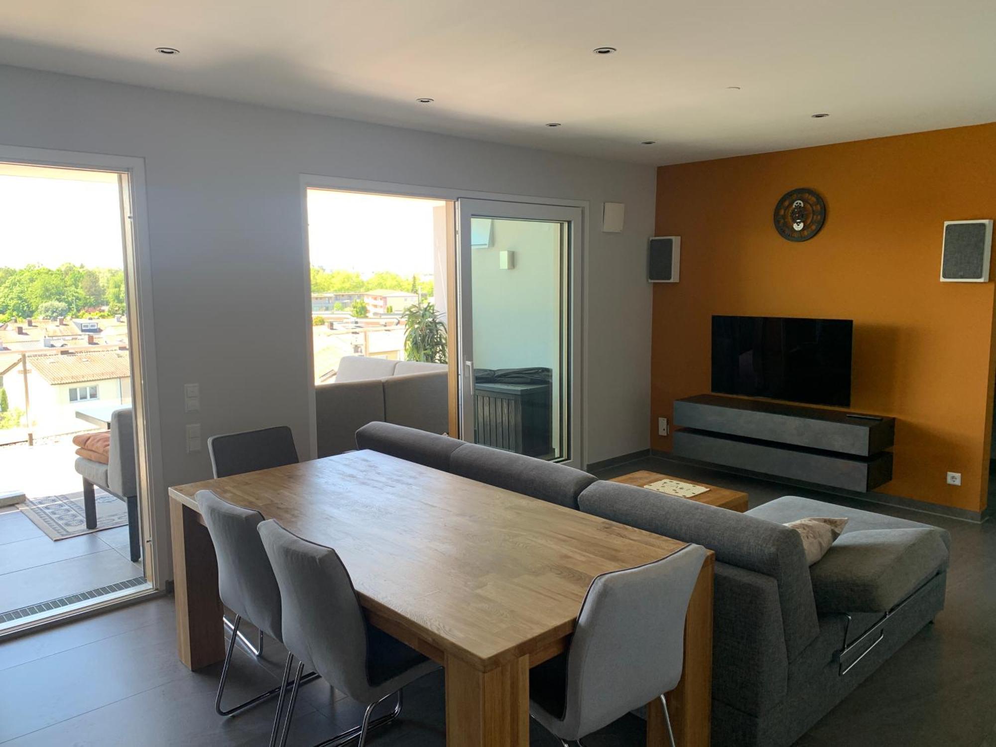 Penthouse Apartment Mit Alpenblick Friedrichshafen Bagian luar foto