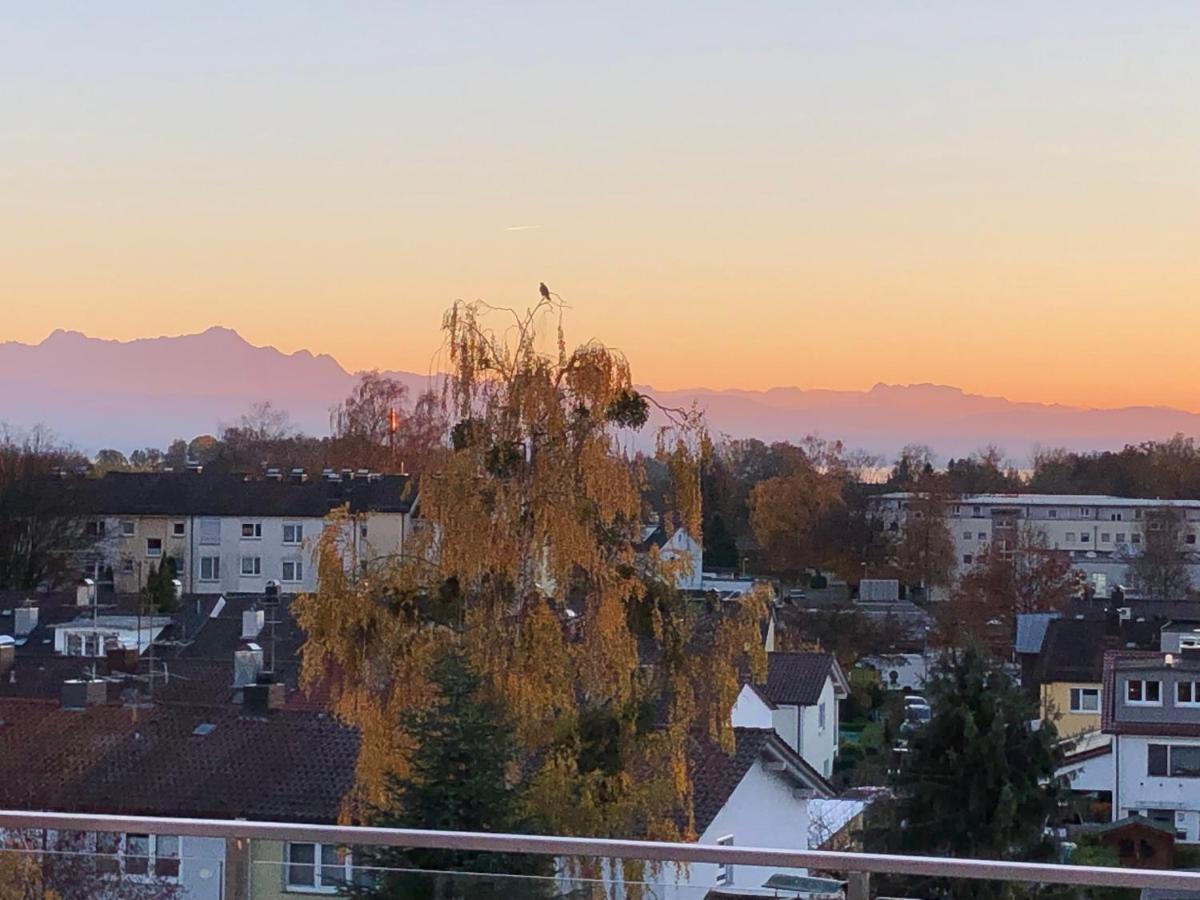 Penthouse Apartment Mit Alpenblick Friedrichshafen Bagian luar foto