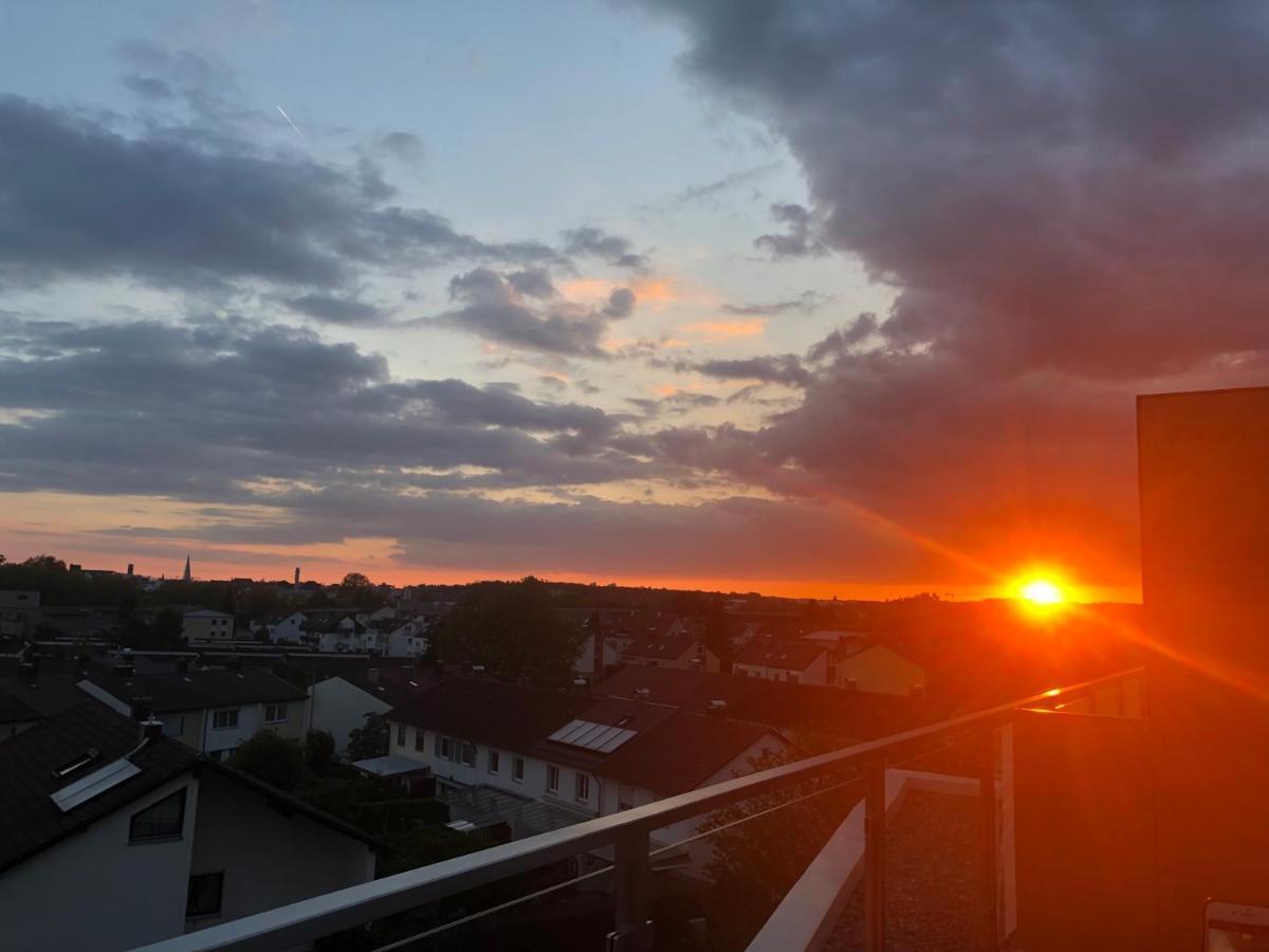 Penthouse Apartment Mit Alpenblick Friedrichshafen Bagian luar foto