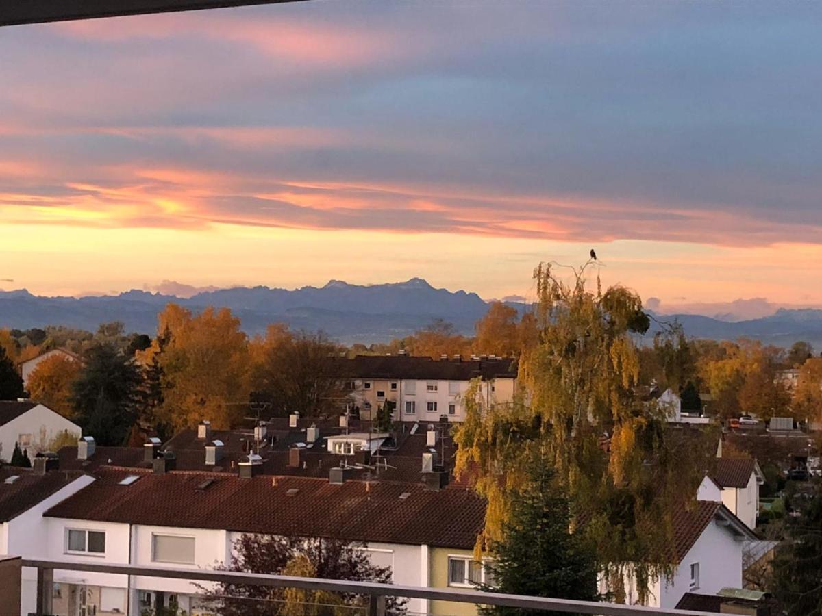 Penthouse Apartment Mit Alpenblick Friedrichshafen Bagian luar foto