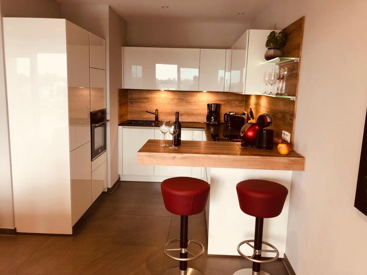 Penthouse Apartment Mit Alpenblick Friedrichshafen Bagian luar foto